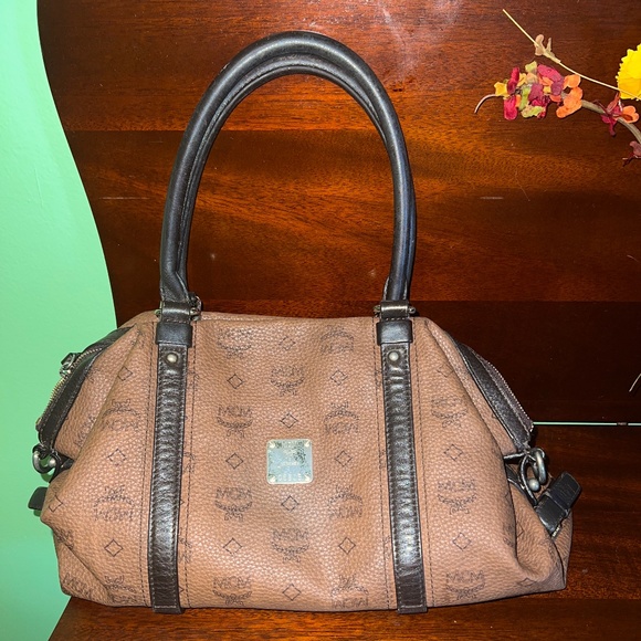 Authentic MCM handbag - Picture 1 of 10